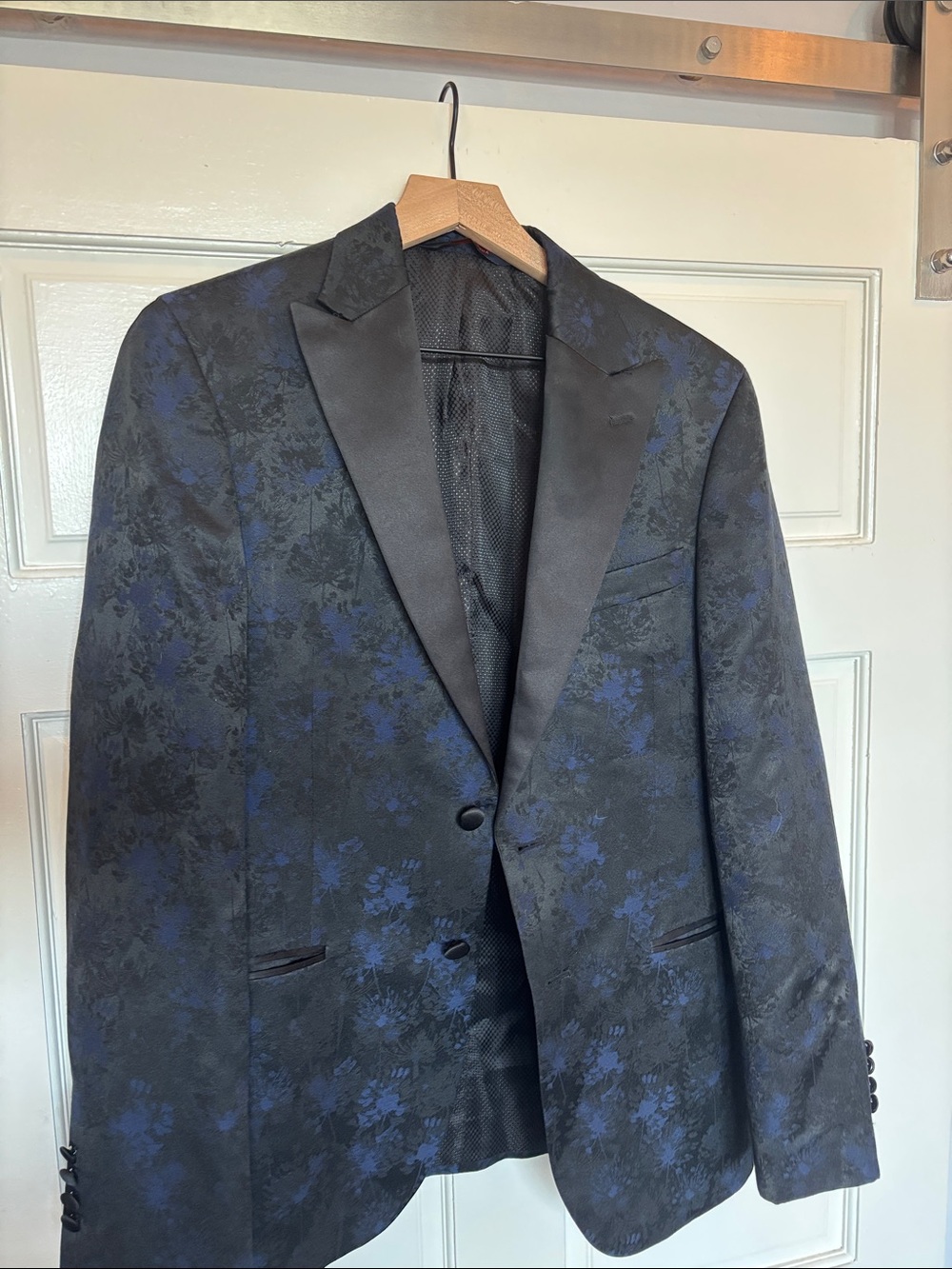 Egara Black & Navy Floral Jacquard Tuxedo Blazer